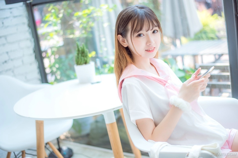 牵着我的手，闭着眼睛走你也不会迷路。